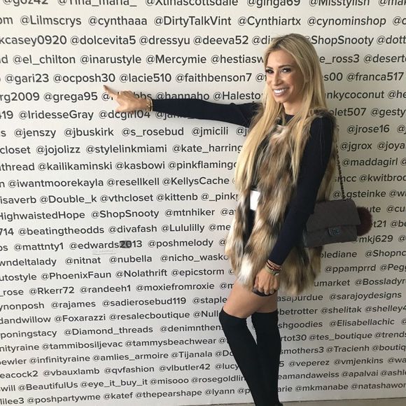 MEET YOUR POSHER - EVELYN JIMENEZ TOP SELLER ❤️ - Picture 6 of 11